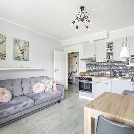 Gama Home Kondratowicza18 Варшава Экстерьер фото